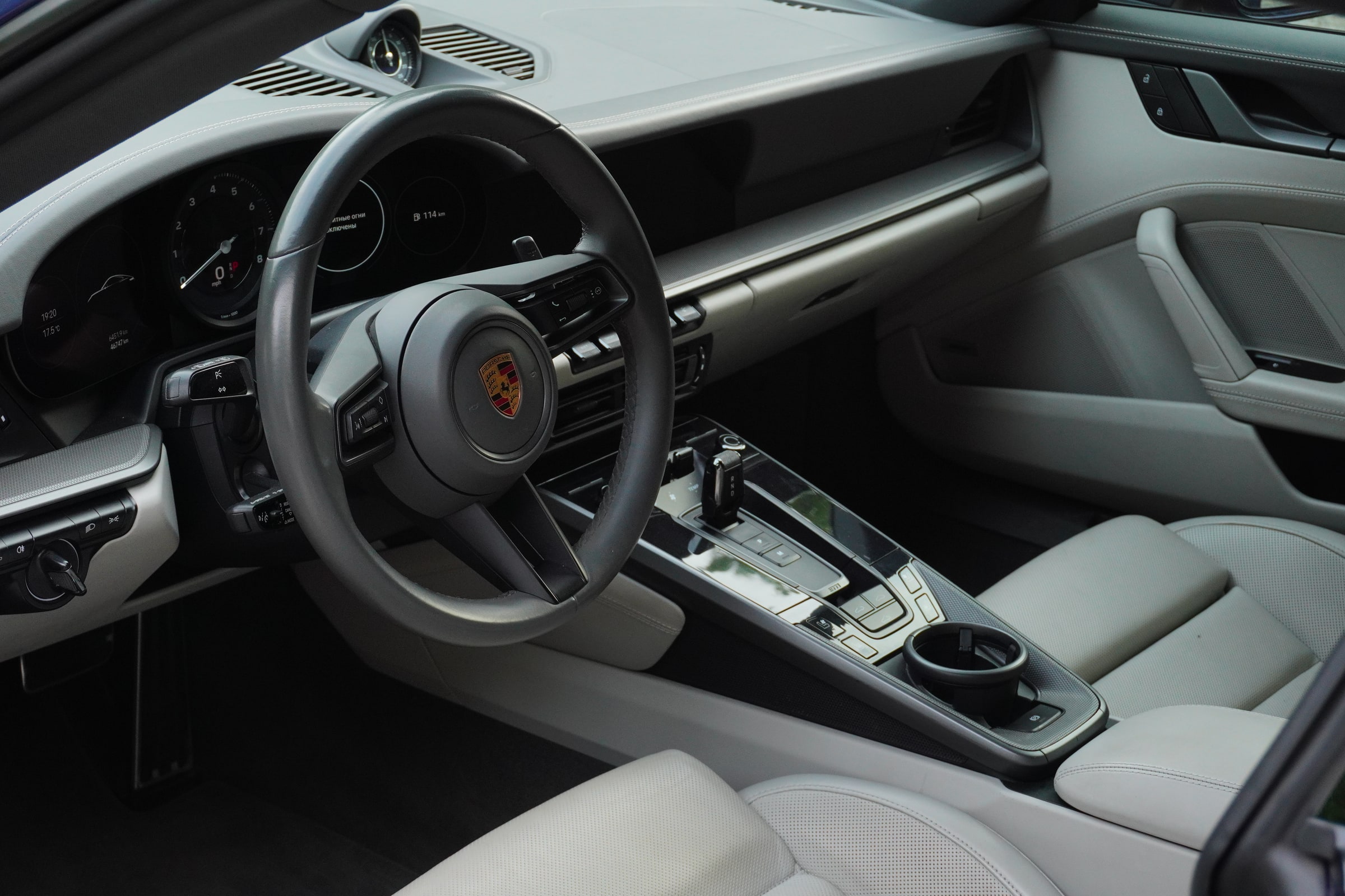 Porsche 911 Carrera (modrá) — fotografie 5